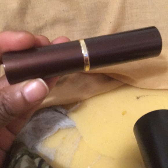 Makeup - Picture 2 of 4